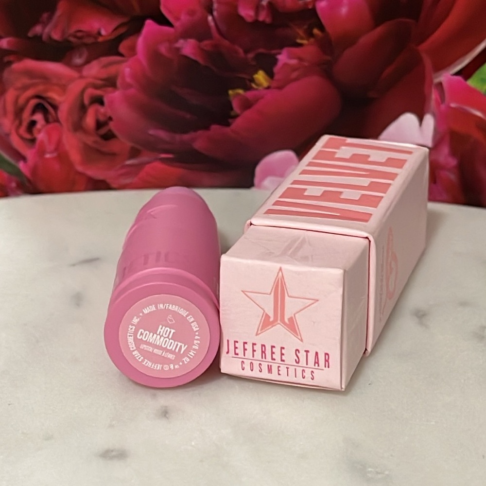 Jeffree Star Velvet Trap  Hot Commodity 💋🫦💓🎁 - Picture 4 of 4